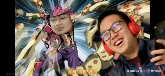 这两个人在打架，攻击方式，两人的行为，两人的能力你自己脑补，越抽象越好，但得在打架 by Hailuo AI Video Generator