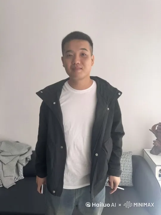 图片的人与特朗普握手 by Hailuo AI Video Generator