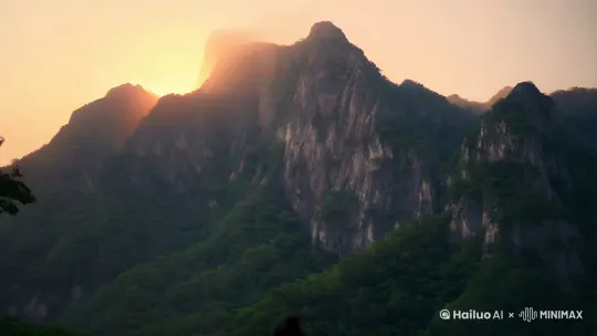 “山火贲”是《易经》中的第二十二卦，也称为“贲卦”。以下是对“山火贲”卦的详细解析：

### 卦象与象征意义
“山火贲”卦的卦象是下卦为离卦，上卦为艮卦。离卦象征火，艮卦象征山，因此“山火贲”卦的卦象是“山下有火”。这种卦象象征着山下燃烧着火焰，火光映照在山上，使得山上的草木都显得光彩夺目。

### 卦辞与解释
“山火贲”卦的卦辞是：“亨，小利有攸往。”。这句话的意思是：通达，有小的利益，可以有所前进。

### 爻辞与解释
“山火贲” by Hailuo AI Video Generator