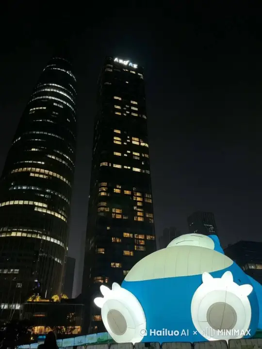 卡比兽惬意的坐躺在两栋楼前打哈欠 by Hailuo AI Video Generator