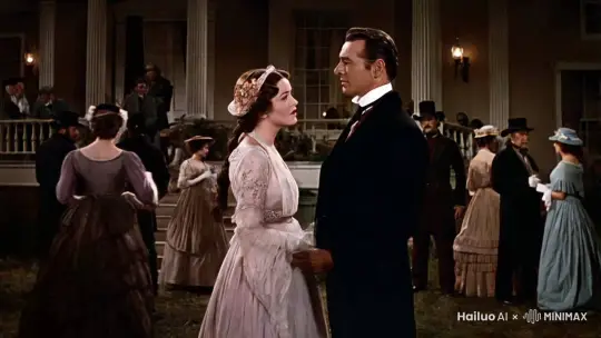 电影《飘》(英文名《Gone with the Wind》)是根据美国女作家玛格丽特·米切尔(Margaret Mitchell)的同名小说改编的经典电影。以下是对电影的简介:
### 故事背景
电影《飘》的故事背景设定在美国南北战争前后,发生在南方的亚特兰大。影片通过爱情和战火交织的情节,展现了乱世中的佳人形象。
### 主要情节
影片的女主人公斯嘉丽(Scarlett O'Hara)是一位美国南方富有的种植园主的女儿,性格叛逆、聪明倔强,蔑视传统,做事我行我素。她疯狂地爱着邻居艾希礼(Ashley Wilkes),但艾希礼却与梅兰妮(Melanie Hamilton)结了婚。为了报复,斯嘉丽嫁给了梅兰妮的弟弟查尔斯(Charles Hamilton),但查尔斯在战争中不幸去世,斯嘉丽成了寡妇。
随着战争的爆发,斯嘉丽的家园塔拉庄园(Tara)面临被拍卖的危险。为了保住家园,她不得不嫁给富有的商人弗兰克(Frank Kennedy),但弗兰克也在一次决斗中身亡。最终,斯嘉丽嫁给了瑞德·巴特勒(Rhett Butler),一个聪明、冷静且深爱着她的男人。
### 人物分析
- **斯嘉丽**:她是一个矛盾的人物,既坚强聪明、漂亮迷人,又感性狭隘、自以为是。她对爱情执着,但总是忽略自己已经拥有的东西。
- **瑞德**:他有着良好的家世背景,聪明冷静,勇敢执着,一心爱着斯嘉丽。他深爱着斯嘉丽,但装得毫不在意,最终因为失望而离开。
- **梅兰妮**:斯嘉丽的好友,外柔内刚,温柔、善解人意,宽容善良,坚强勇敢,是书中的完美人物。
- **艾希礼**:斯嘉丽的初恋,但他深爱着梅兰妮,无法面对战后的生活,意志消沉失落。
### 影片成就
电影《飘》在1939年的第12届奥斯卡奖中一举获得最佳剧情等八项金像奖,成为影史上不朽的经典。影片由费雯丽(Vivien Leigh)和克拉克·盖博(Clark Gable)主演,导演维克多·弗莱明(Victor Fleming)以巧妙的艺术构思和娴熟的电影手法,再现了美国南北战争的壮观场面。
### 主题与意义
影片不仅是一部爱情史诗,更是一部女性意识觉醒的史诗。斯嘉丽在面对战争和家庭变故时,展现出巨大的韧性和毅力,最终成长为一位独立自主的女性。影片通过斯嘉丽的成长历程,反映了女性在社会变迁中的挣扎与奋斗,探讨了爱情、家庭、社会等多个层面的深刻主题。
### 总结
电影《飘》是一部经典的爱情与战争史诗,通过斯嘉丽的爱情故事,展现了美国南北战争时期的社会变迁和女性意识的觉醒。影片不仅在艺术上取得了巨大成功,也在情感上深深打动了观众,成为影史上不可逾越的经典。 by Hailuo AI Video Generator