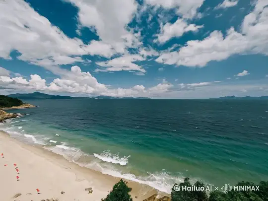 海面突然伸出几只巨大的章鱼触手，把平静的海面搅动的波涛汹涌 by Hailuo AI Video Generator