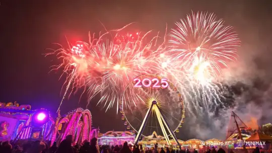 夜晚的游乐园,以摩天轮为背景,漫天的烟火表演,烟花秀,最后呈现出2025的字样 by Hailuo AI Video Generator