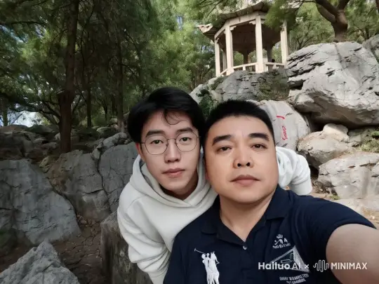 唱着欢乐的歌曲引来无数蝴蝶 by Hailuo AI Video Generator