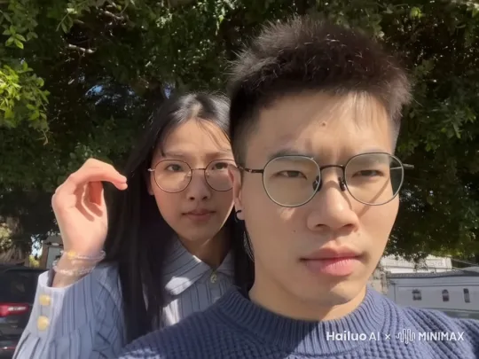 两个人亲在一起 by Hailuo AI Video Generator