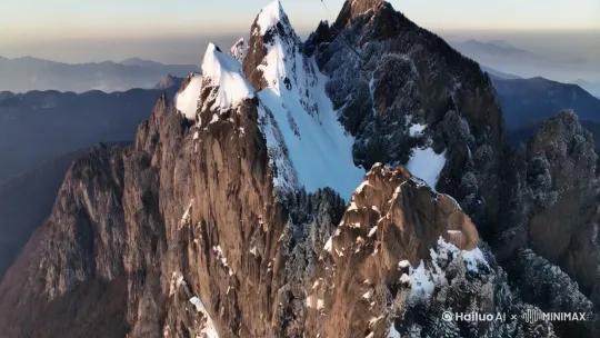 仙鶴飛越大雪山 全景 近景 最後站立在雪山頂 by Hailuo AI Video Generator