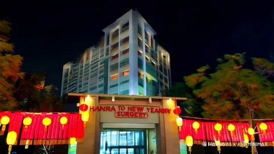 小儿外科过年宣传视频

制作一个关于小儿外科的过年宣传视频是一个很好的方式来提高公众对该领域的关注和理解。以下是一个可能的视频脚本大纲，您可以根据实际情况进行调整：

视频大纲

1. 开场镜头

画面：医院外景，节日装饰，灯笼、对联等。

旁白：新年快乐！在这个喜庆的节日里，我们的小儿外科团队依然坚守岗位，为孩子们的健康保驾护航。

2. 介绍小儿外科

画面：医生和护士在病房中忙碌，微笑面对患儿。

旁白：小儿外科专注于为0-18岁的儿童提供外科医疗服务。我们拥有一支经验丰富、技术精湛的医疗团队，致力于为孩子们提供最优质的医疗服务。

3. 常见手术案例

画面：动画手术展示，如疝气、阑尾炎、骨折等常见手术。

旁白：我们处理各种常见和复杂的儿童外科疾病，包括疝气、阑尾炎、骨折等。我们的目标是让每一个孩子都能尽快恢复健康。

4. 团队介绍

画面：医生和护士团队合影，个别成员自我介绍。

旁白：我们的团队由经验丰富的儿科外科医生、护士和其他专业人员组成。我们不仅关注手术的成功，更关心孩子们的整体健康和心理状态。

5. 患者故事

画面：康复中的患儿和家人在一起，笑容满面。

旁白：听听我们患者的故事，他们在这里得到了精心的治疗和无微不至的关怀。

6. 节日特别关怀

画面：医院内节日装饰，医护人员与患儿一起庆祝新年。

旁白：在节日期间，我们特别为住院的孩子们准备了丰富多彩的活动和礼物，让他们在医院也能感受到新年的温暖和快乐。

7. 家长反馈

画面：家长接受采访，表达对医护人员的感谢。

旁白：家长的信任是我们最大的动力。我们将继续努力，为每一个孩子提供最优质的医疗服务。

8. 结尾

画面：医院全景，医护人员挥手告别。

旁白：小儿外科，守护孩子们的健康与未来。祝大家新年快乐，身体健康，万事如意！

9. 联系方式

画面：医院的联系方式、地址、网站等信息。

旁白：如需咨询或预约，请联系我们。

视频制作建议

音乐：选择温馨、欢快的背景音乐，以增强节日氛围。

视觉效果：使用明亮的色彩和活泼的动画效果，吸引观众的注意力。

字幕：添加中文字幕，方便观众理解。

希望这个大纲能帮助您制作出一部感人且富有感染力的宣传视频。如果您有更多具体需求或想法，可以随时告诉我。 by Hailuo AI Video Generator