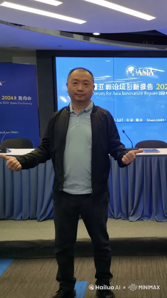 人像火箭一样飞天上去 by Hailuo AI Video Generator