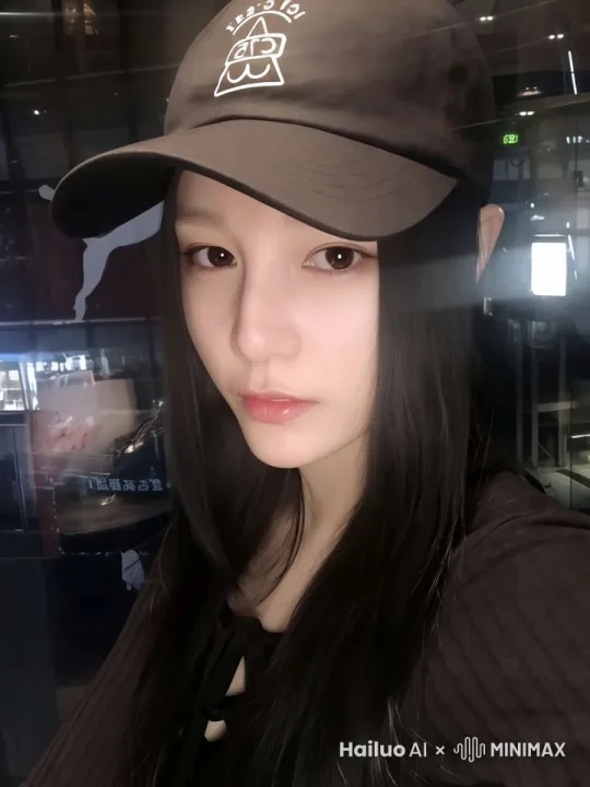 摆造型 by Hailuo AI Video Generator