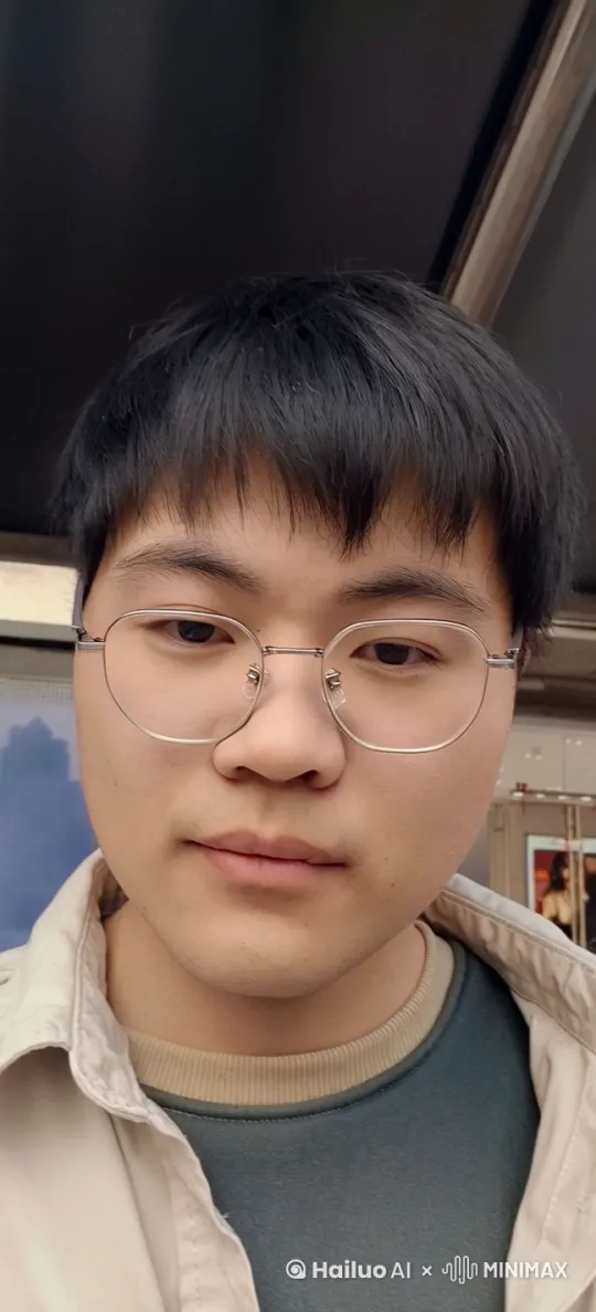 月光下的废弃城堡，弥漫着神秘雾气。我，身着复古风衣，衣角在风中猎猎作响，手中紧握着散发微光的古老罗盘。每一步都踏在岁月的尘埃上，探寻着被遗忘的真相，古老的咒语在空气中若隐若现。
 by Hailuo AI Video Generator