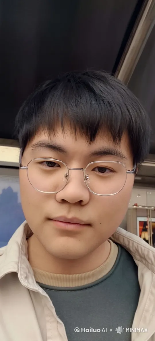 月光下的废弃城堡，弥漫着神秘雾气。我，身着复古风衣，衣角在风中猎猎作响，手中紧握着散发微光的古老罗盘。每一步都踏在岁月的尘埃上，探寻着被遗忘的真相，古老的咒语在空气中若隐若现。
 by Hailuo AI Video Generator