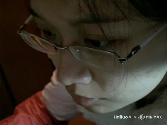 女孩害羞哭泣 by Hailuo AI Video Generator