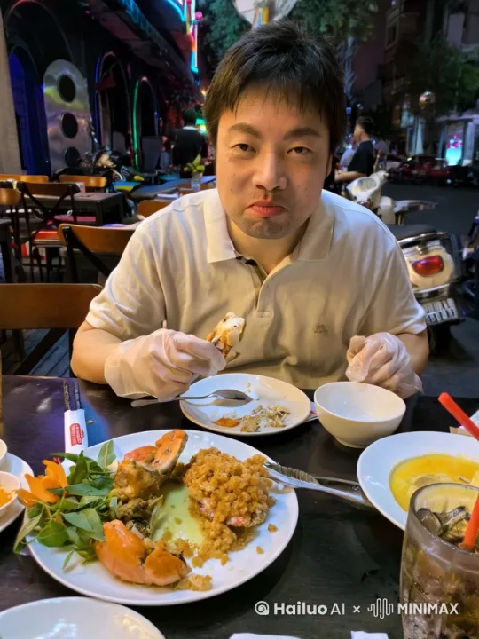 陈昶打牌输掉所以筹码后非常生气，起身变身成哥斯拉，把周围全部摧毁。然后变回人形，很嚣张的说道“还有谁！” by Hailuo AI Video Generator