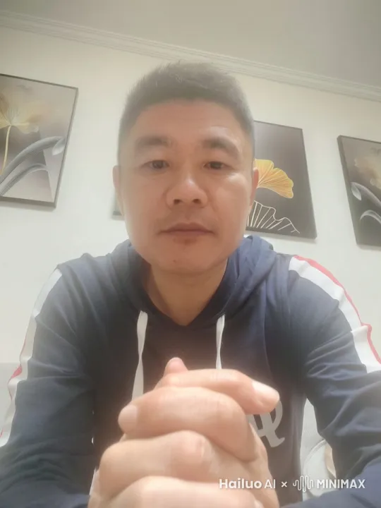 蛇年已至，回首过往，承蒙朋友们一直以来的关爱与照顾。新的一年，愿您平安喜乐，福运满盈，阖家幸福，万事如意，生活就像蜜罐一样甜。 by Hailuo AI Video Generator
