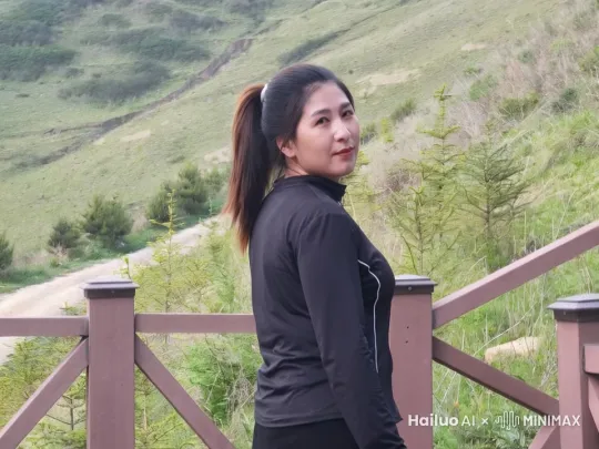 美女跳舞 by Hailuo AI Video Generator