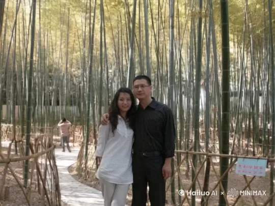 两个相爱的人跳一段优美的舞蹈 by Hailuo AI Video Generator