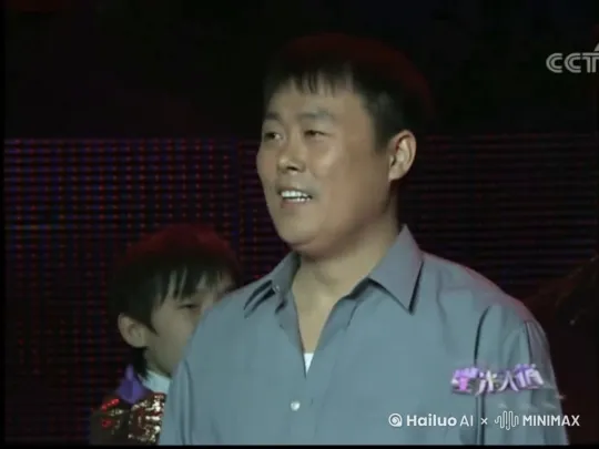 举起一把枪瞄向前方，角度保持脸 by Hailuo AI Video Generator