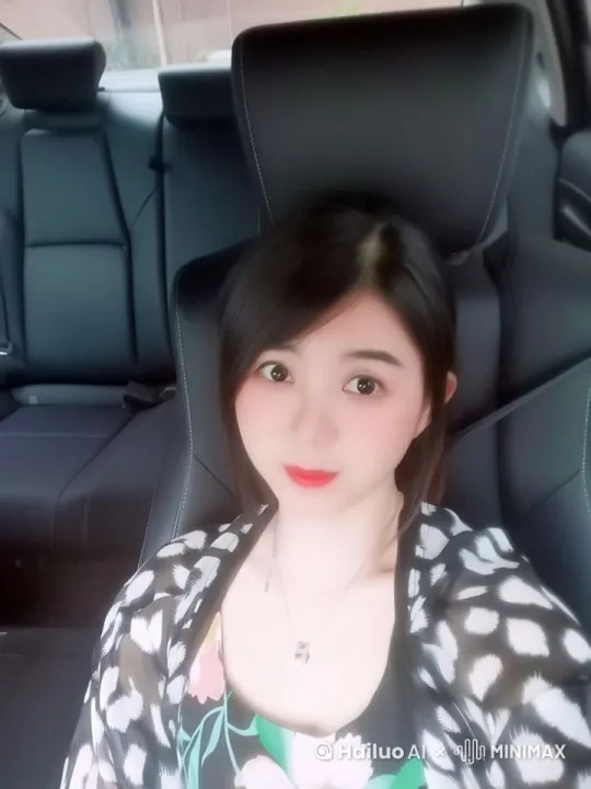 愿2025年，我们都能成为更好的自己，顺便实现一下“暴富”的小梦想！💪💰
（实在不行，“一夜暴瘦”也可以考虑考虑...） by Hailuo AI Video Generator