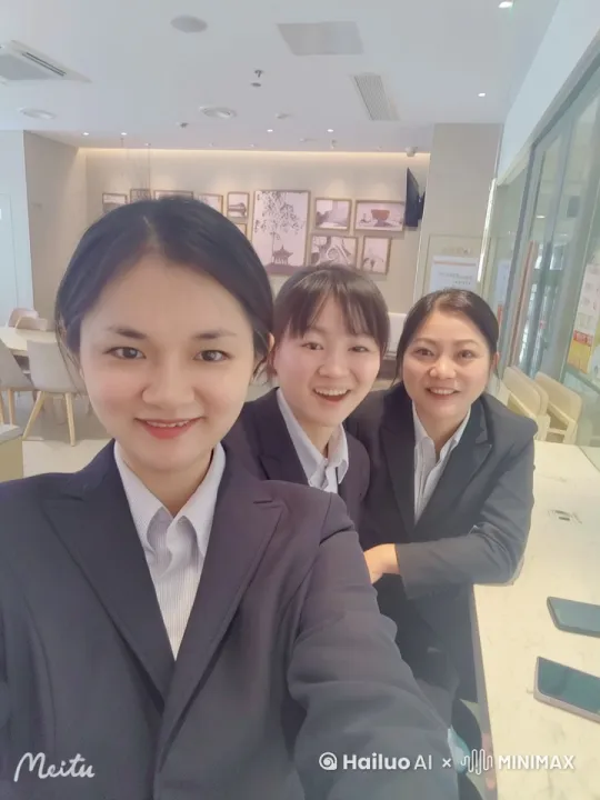 捡起大金元宝 by Hailuo AI Video Generator