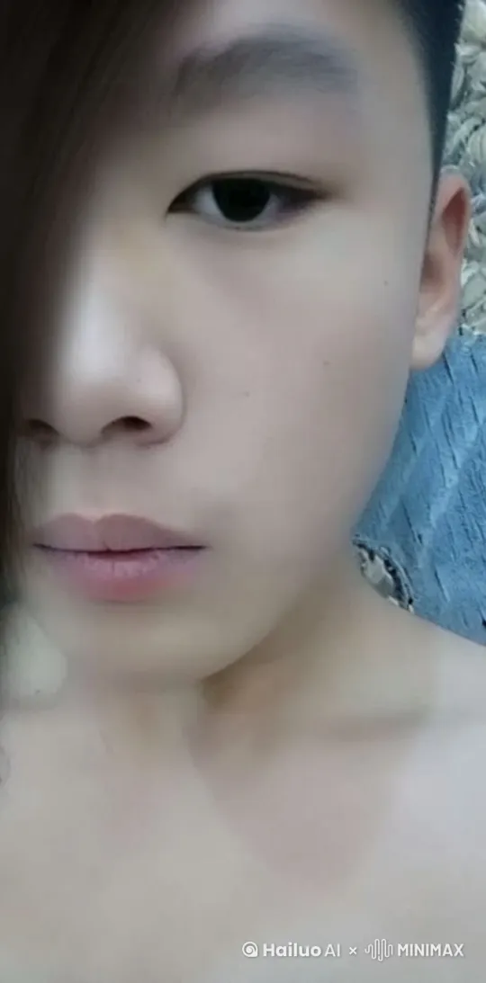 吃巧克力 by Hailuo AI Video Generator