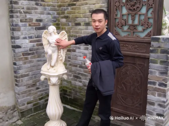 他本来摸的是女性天使石像胸部 ，天使石像变成真人给了他一耳光 by Hailuo AI Video Generator