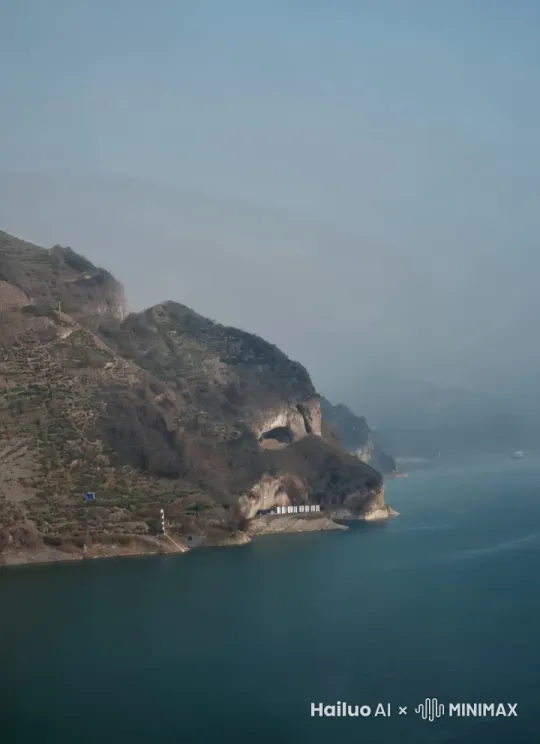 图片里面是一座像狗的山 ，让这座山，像狗一样坐起来 by Hailuo AI Video Generator