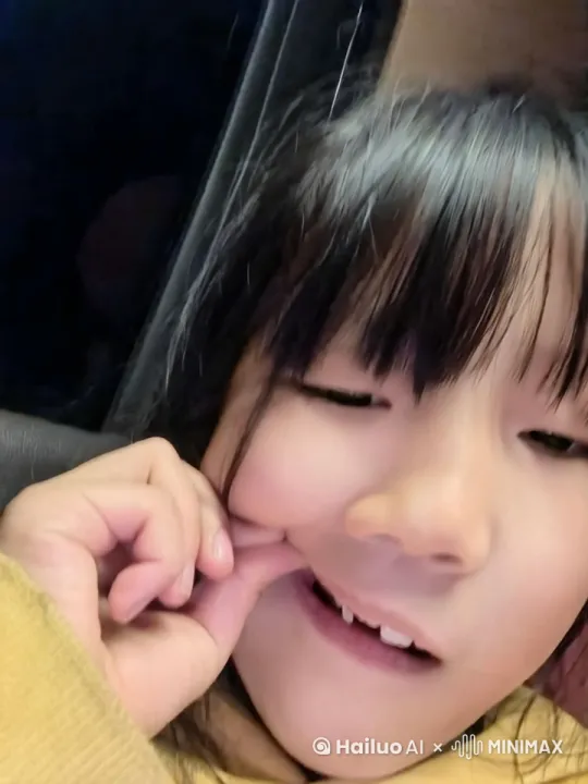 还吃糖不，牙都吊了 by Hailuo AI Video Generator