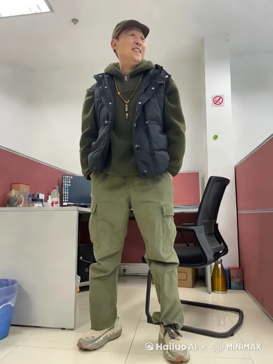 。跳流行的搞笑舞蹈 by Hailuo AI Video Generator