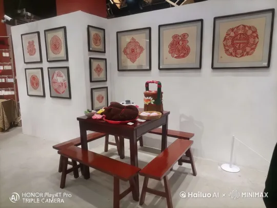 过年一家团圆 by Hailuo AI Video Generator