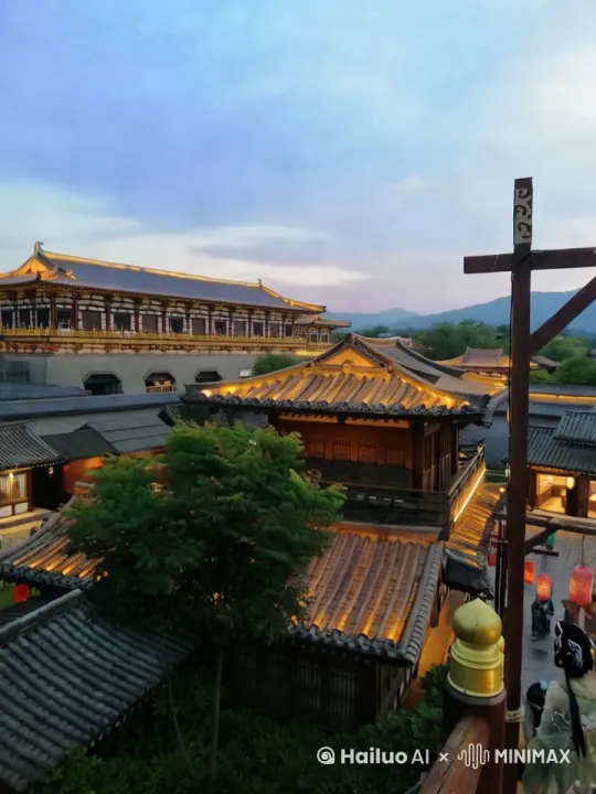 [左移,右摇,跟随] by Hailuo AI Video Generator