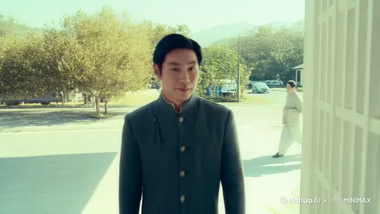 ### 《离婚之后》
老李怎么也没想到,妻子出轨了。那天他提前下班,本想给妻子一个惊喜,却撞见了她和一个陌生男人在家。震惊、愤怒、失望,各种情绪一下子涌上心头。
两人谈了几次,但每次都吵得不可开交。老李心里明白,信任已经彻底崩塌了。最终,他们决定离婚。
离婚手续办得很利索,签完字的那一刻,老李感到一种说不出的解脱。走出民政局,他深吸了一口气,心里默默对自己说:“生活还得继续。”
离婚后,老李开始重新规划自己的生活。他把更多时间花在朋友和家人身上,也尝试着去认识新的人。虽然心里还有伤痛,但他知道,必须向前看。
老李的故事很简单,却也很真实:有些事情无法预料,但如何面对,却是自己可以选择的。
---
这样可以吗?如果还需要再调整,随时告诉我。 by Hailuo AI Video Generator