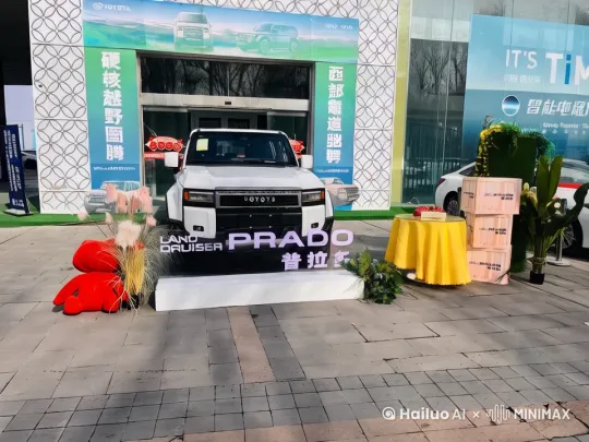 一位华丽的大美女从车上缓缓走下,镜头由远而近的彰显了普拉多的大气和美女的娇柔,一副美女与野兽的真人版完美体现,天空五彩绚丽飞鸟盘旋上空,蝴蝶环绕整个华丽荡漾的生动形象让人着迷!美女的眼神炯炯有神望向镜头前的你邀请一起踏上野兽脊梁征战远方 by Hailuo AI Video Generator