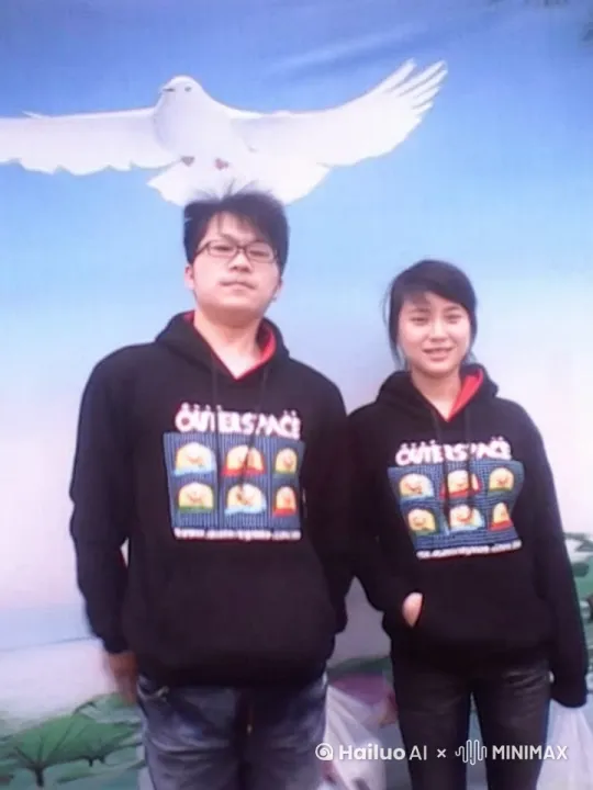 两人比武打斗，史诗级般的打斗，越快的动作，打出残影，武功高越，
电影级别质感 by Hailuo AI Video Generator