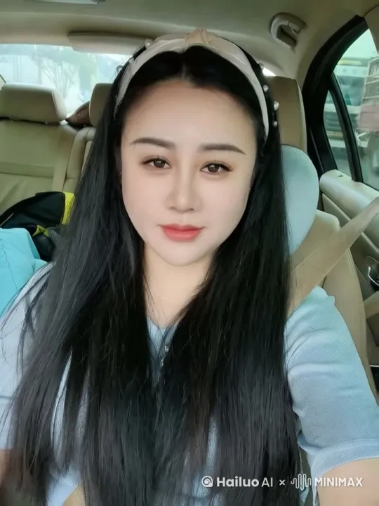 、把图片中的女人的背景换成杨柳依依的河边，正面走动起来 by Hailuo AI Video Generator