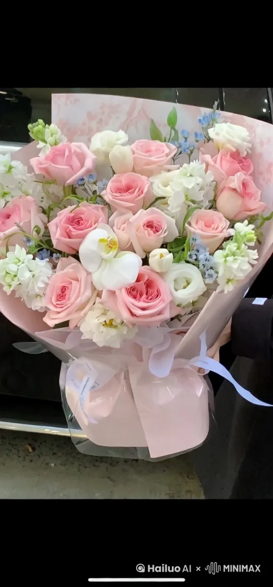 帮我生成视频，远近拉锯，可近距离清晰画质，背景添加小美好音乐 by Hailuo AI Video Generator