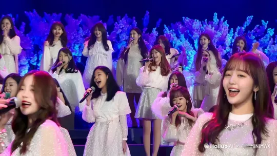 在韩国音乐的璀璨星空中，美女女团以其独特的魅力成为了一道亮丽的风景线。她们不仅拥有令人惊艳的颜值，更以出色的唱跳实力和舞台表现力征服了无数粉丝的心。

[女团名称]，这个由多位才华横溢的美女组成的团体，自出道以来便备受瞩目。成员们各具特色，有的清新甜美如春日樱花，有的冷艳高贵似冬日雪花，有的活泼可爱像夏日阳光，有的性感魅惑若秋夜繁星。她们在舞台上尽情绽放自己的光彩，每一个动作都充满了力量与美感，每一句歌词都传达着对梦想的执着与追求。

无论是动感十足的舞曲，还是温柔抒情的慢歌，她们都能完美驾驭。在舞台上，她们是光芒四射的明星，用精彩的表演点燃观众的热情；在舞台下，她们是努力拼搏的追梦人，用汗水和泪水浇灌着属于自己的音乐之花。

她们的美丽不仅仅是外在的，更是内在的。她们勇敢面对挑战，不断突破自我，用自己的实力和努力证明了女性在音乐领域的无限可能。她们是粉丝心中的榜样，激励着更多的人去追求自己的梦想。 by Hailuo AI Video Generator