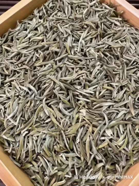 茉莉龙毫，在茉莉花茶中属于天花板的种类，喝过它的茶友们，基本其他茶叶无法入口了，你想不想尝试一下 by Hailuo AI Video Generator
