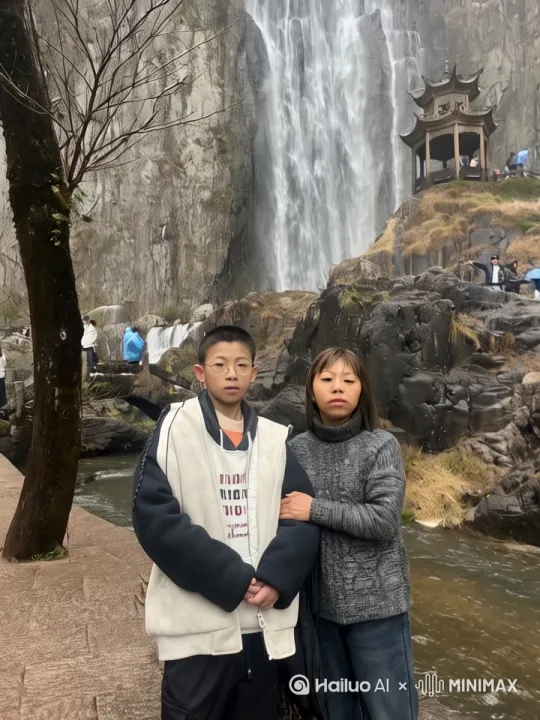 [推出,上升,下摇]旅游观光[推出,上升,下摇] by Hailuo AI Video Generator
