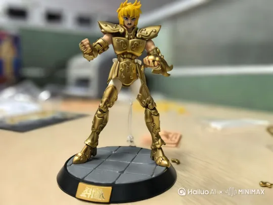 黄金圣斗士艾欧里亚右手一记重拳，打向前方的敌人，紧接着怒吼着发出一记天马流星拳 by Hailuo AI Video Generator