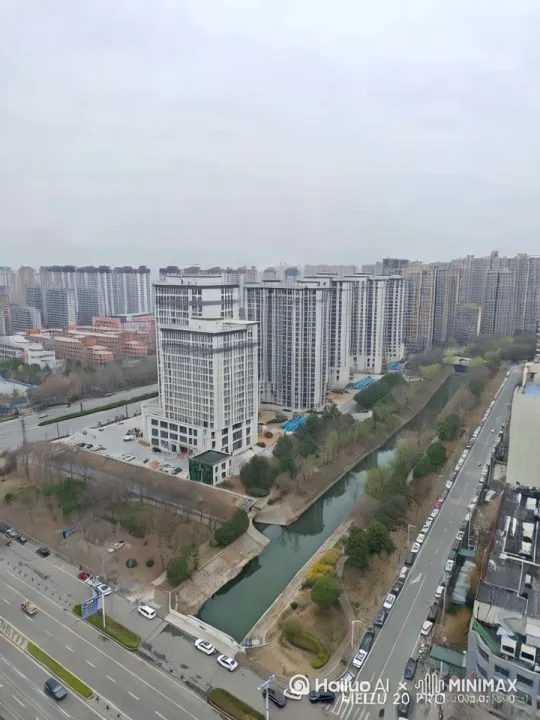 [左移,推进,右摇] by Hailuo AI Video Generator