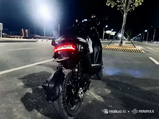 [左移,右摇,跟随] by Hailuo AI Video Generator