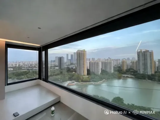 大玻璃门窗 by Hailuo AI Video Generator