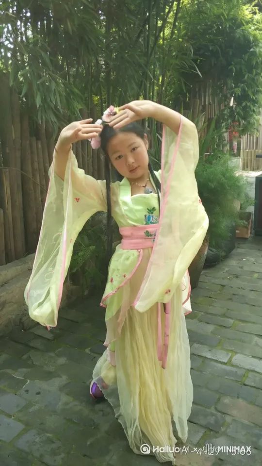 古典舞:重回汉唐 by Hailuo AI Video Generator