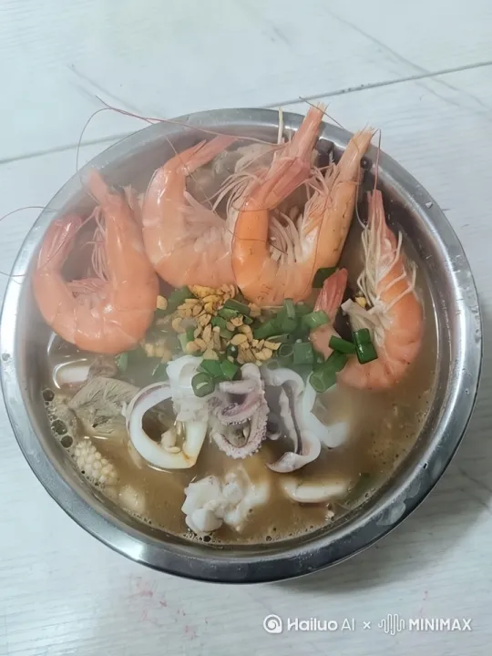 [左移,推进,右摇] by Hailuo AI Video Generator