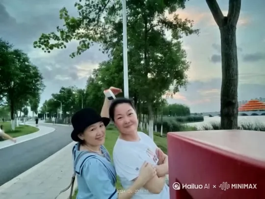 [右移,左摇,跟随] by Hailuo AI Video Generator