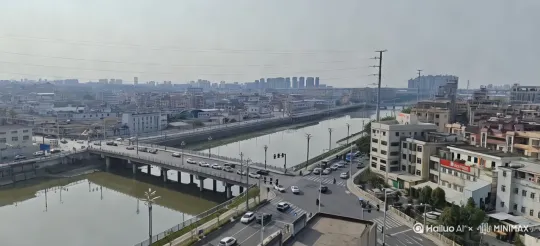左移[推进,上升]右摆跟随[右移,左摇,跟随] by Hailuo AI Video Generator