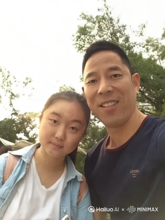 美丽的油画少女，柔光落在她脸上 by Hailuo AI Video Generator