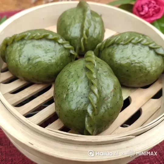 香气扑鼻，冒着热腾腾的热气，软糯糯的感觉。[左移,上升][右摇,变焦推进] by Hailuo AI Video Generator