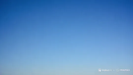[固定镜头]在纯净的天空下，可乐的罐子突然爆开，缤纷的小雏菊和玫瑰花夹杂着薯片喷涌而出，花瓣与薯片以慢动作四散飘落， by Hailuo AI Video Generator
