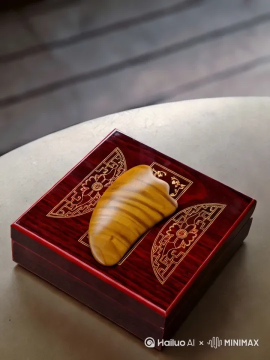 镜头匀速从上往下移动 by Hailuo AI Video Generator